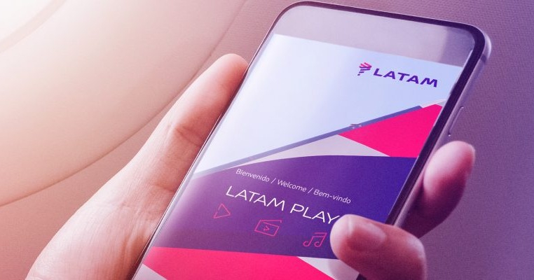Guía 2025: ¿Los vuelos de LATAM tienen WiFi? Precios y Cómo Conectarte