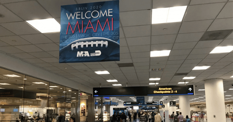 Guía al Aeropuerto de Miami (MIA) 2026: Wi-Fi, Transporte y Salas VIP